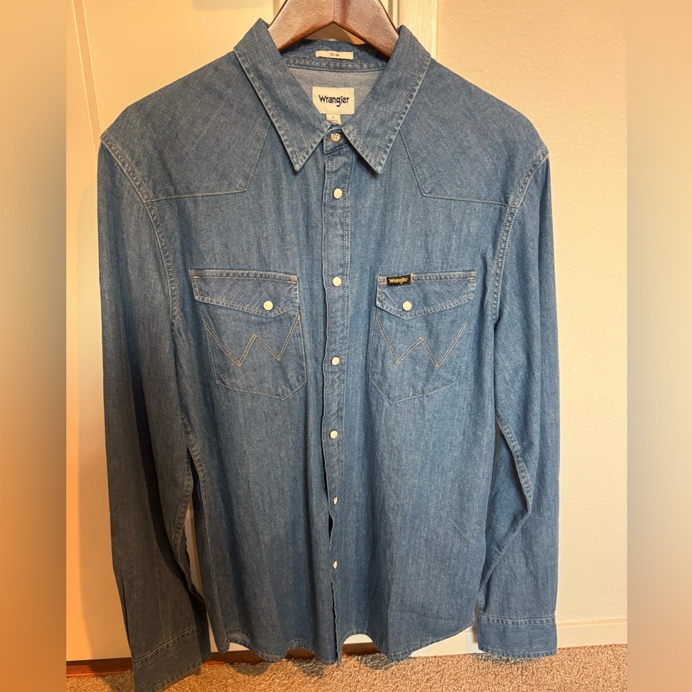 Men’s slim fit Wrangler Western Denim shirt size large